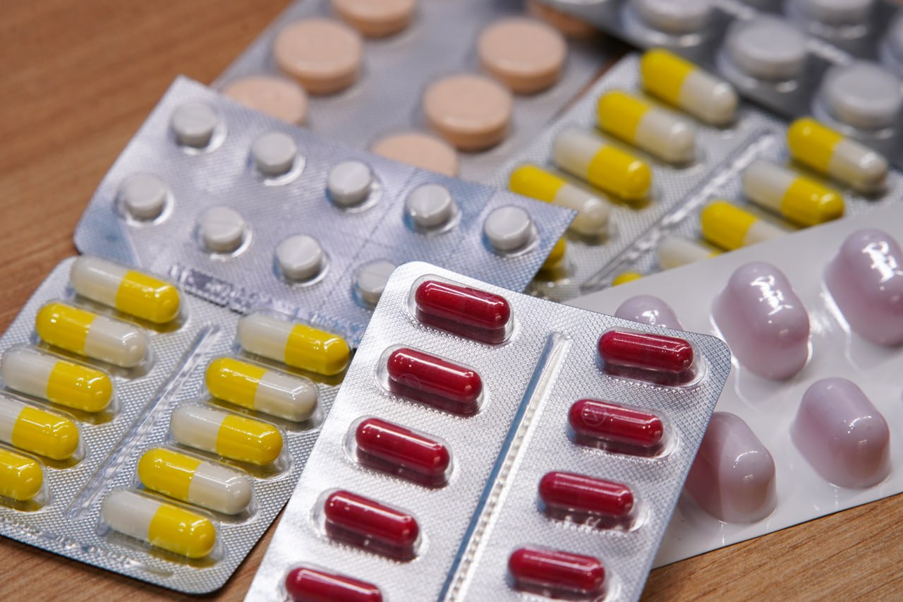 В БАДах от компании «Миофарм» обнаружили побочные эффекты в виде инфекций и отравлений