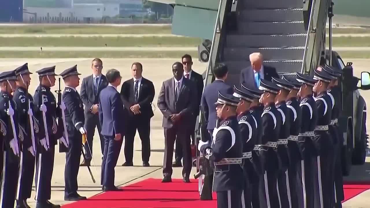 Марат Баширов: Трамп прилетел в Пусан (Южная Корея) на саммит Азиатско-Тихоокеанского экономического сотрудничества (АТЭС)