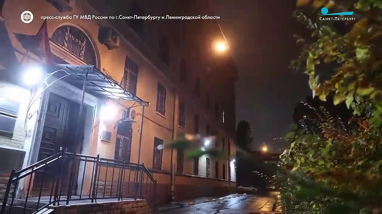 Сотрудники управления по контролю за оборотом наркотиков совместно со следователями ГСУ ГУ МВД по СПб и ЛО задержали 33-летнего жителя Мурино, который через интернет продавал прегабалин («лирику») и трамадол с доставкой