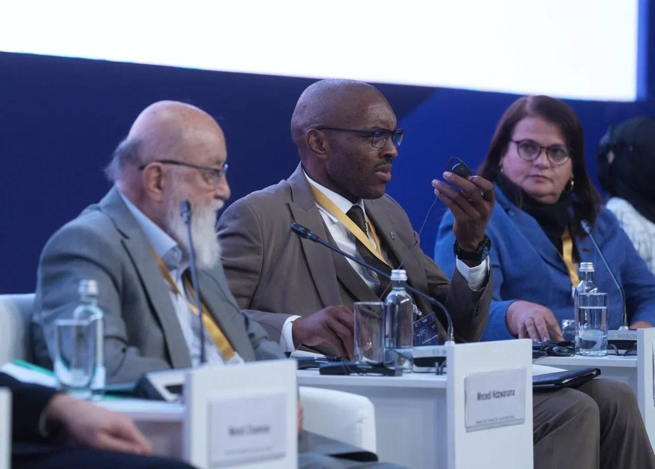 На Муниципальном Форуме БРИКС принял участие в сессии, посвященной роли парламентской дипломатии в эпоху глобальных изменений На Муниципальном Форуме БРИКС принял участие в сессии, посвященной роли парламентской дипломатии в эпоху глобальных изменений