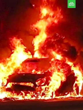 На Васильевском острове эпично сгорел Mini Cooper