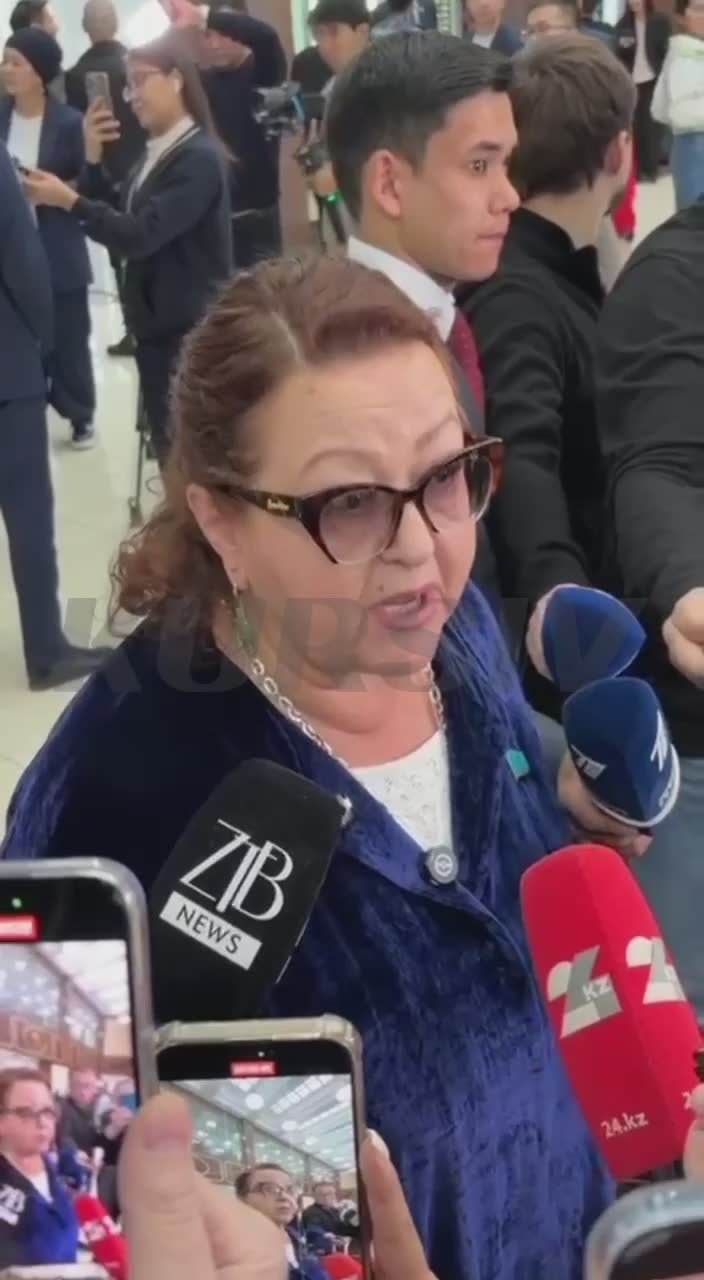 Вслед за уже действующим запретом на усыновление детей ЛГБТ-представителями*, в Казахстане готовят новый закон