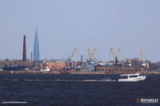 В Кронштадте и Ломоносове появятся новые городские причалы