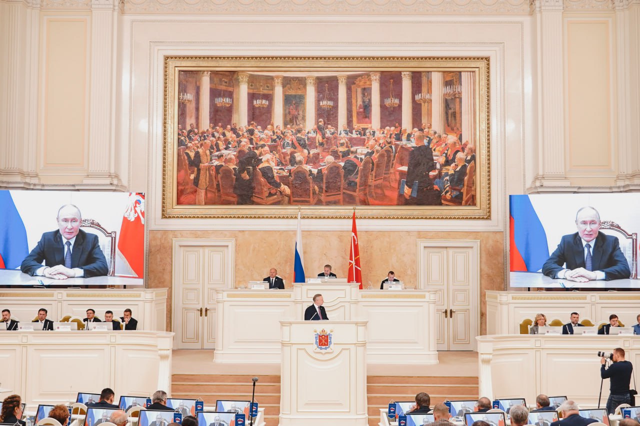 Бюджет Петербурга на 2026-2028 годы поддержан большинством депутатов в первом чтении