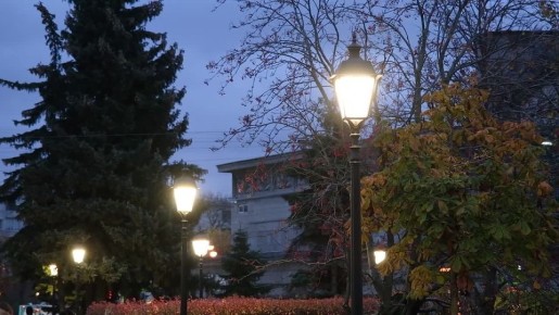 Сквер Тараса Шевченко на Петроградской стороне украсили чугунными фонарями