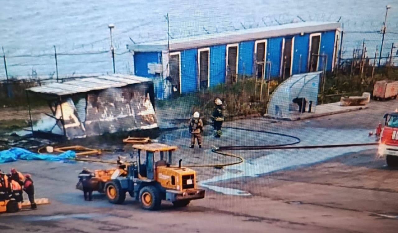 В «Новой Гавани» Усть-Луги произошел пожар при погрузке селитры В «Новой Гавани» Усть-Луги произошел пожар при погрузке селитры
