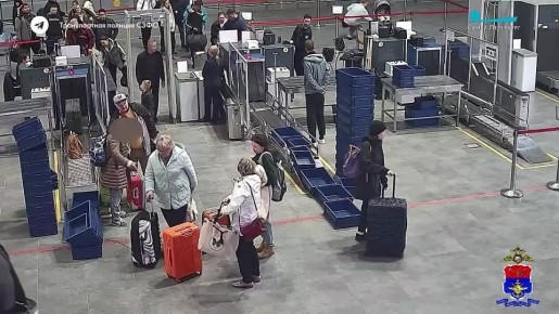 В аэропорту «Пулково» транспортные полицейские раскрыли кражу мобильного телефона 63-летнего пассажира