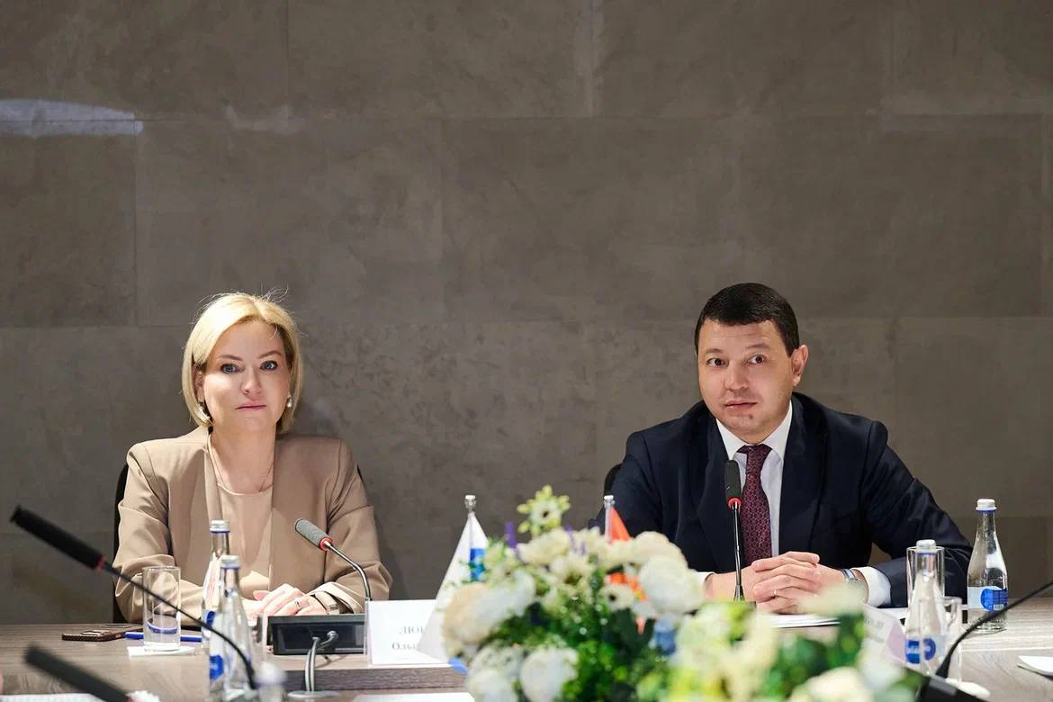 Глава Министерства культуры Ольга Любимова посетила с рабочим визитом Киргизию Глава Министерства культуры Ольга Любимова посетила с рабочим визитом Киргизию