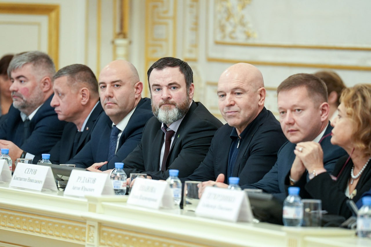 В Мариинском дворце состоялось заседание рабочей группы по обсуждению законопроекта о местном самоуправлении В Мариинском дворце состоялось заседание рабочей группы по обсуждению законопроекта о местном самоуправлении