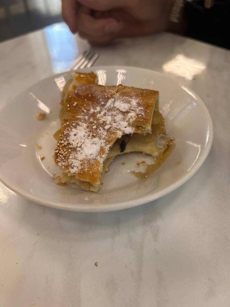 Екатерина Мизулина: Мне пишут, что вчера у учащихся колледжа «Звездный» в Санкт-Петербурге произошло массовое отравление: после посещения столовой студенты почувствовали недомогание, некоторые из них сейчас в больницы, а... Екатерина Мизулина: Мне пишут, что вчера у учащихся колледжа «Звездный» в Санкт-Петербурге произошло массовое отравление: после посещения столовой студенты почувствовали недомогание, некоторые из них сейчас в больницы, а...