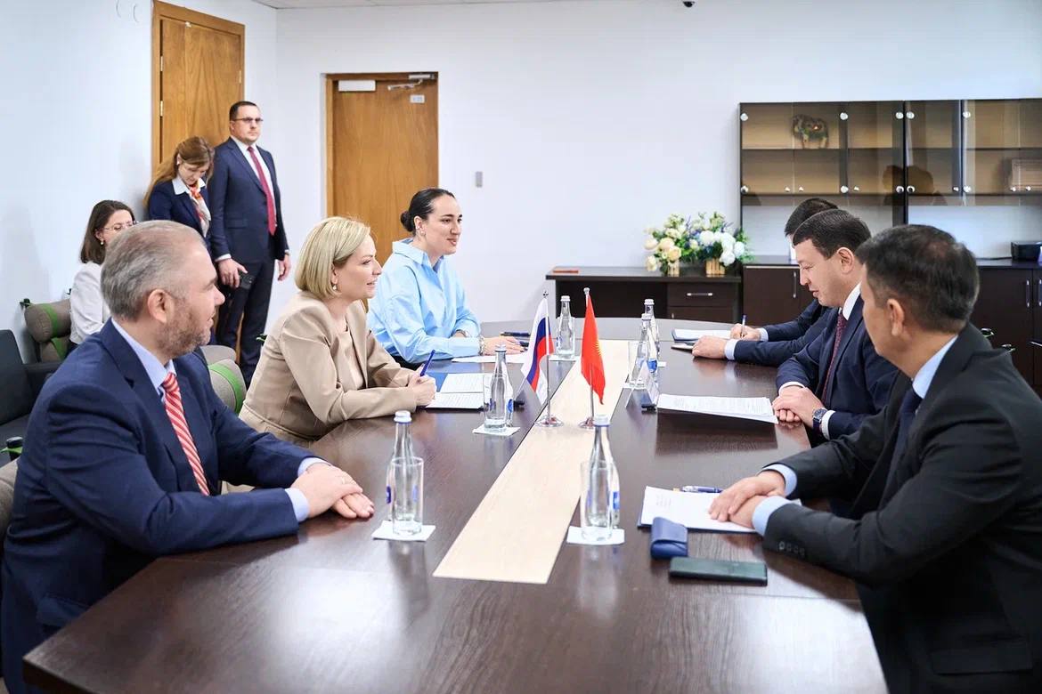 Глава Министерства культуры Ольга Любимова посетила с рабочим визитом Киргизию Глава Министерства культуры Ольга Любимова посетила с рабочим визитом Киргизию