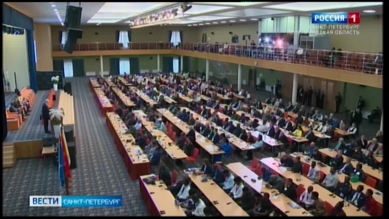 В Петербурге стартовал "Сырьевой диалог"