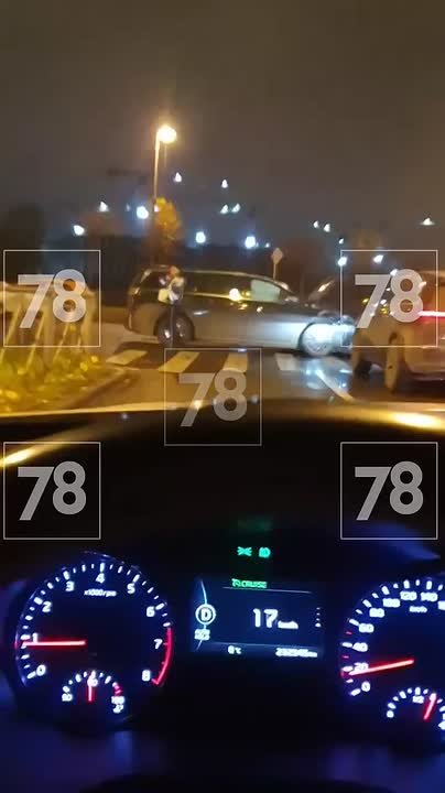 В Василеостровском районе каршеринг столкнулся с легковушкой