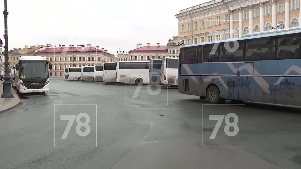 Стала известна причина бешеной очереди в Главный музейный комплекс Эрмитажа