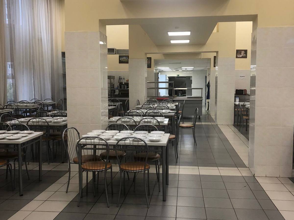 Прокуратура Московского района г. Санкт-Петербурга проводит проверку в связи с госпитализацией учащихся одного из колледжей с признаками отравления