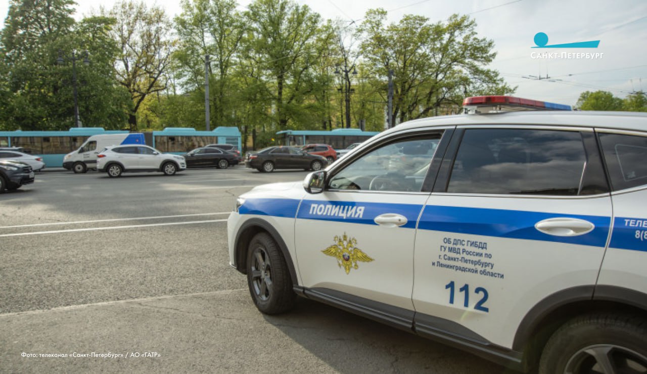 В Петербурге полиция задержала 15-летнего школьника, который распылил перцовый баллончик в лицо водителю трамвая на остановке у проспекта Просвещения