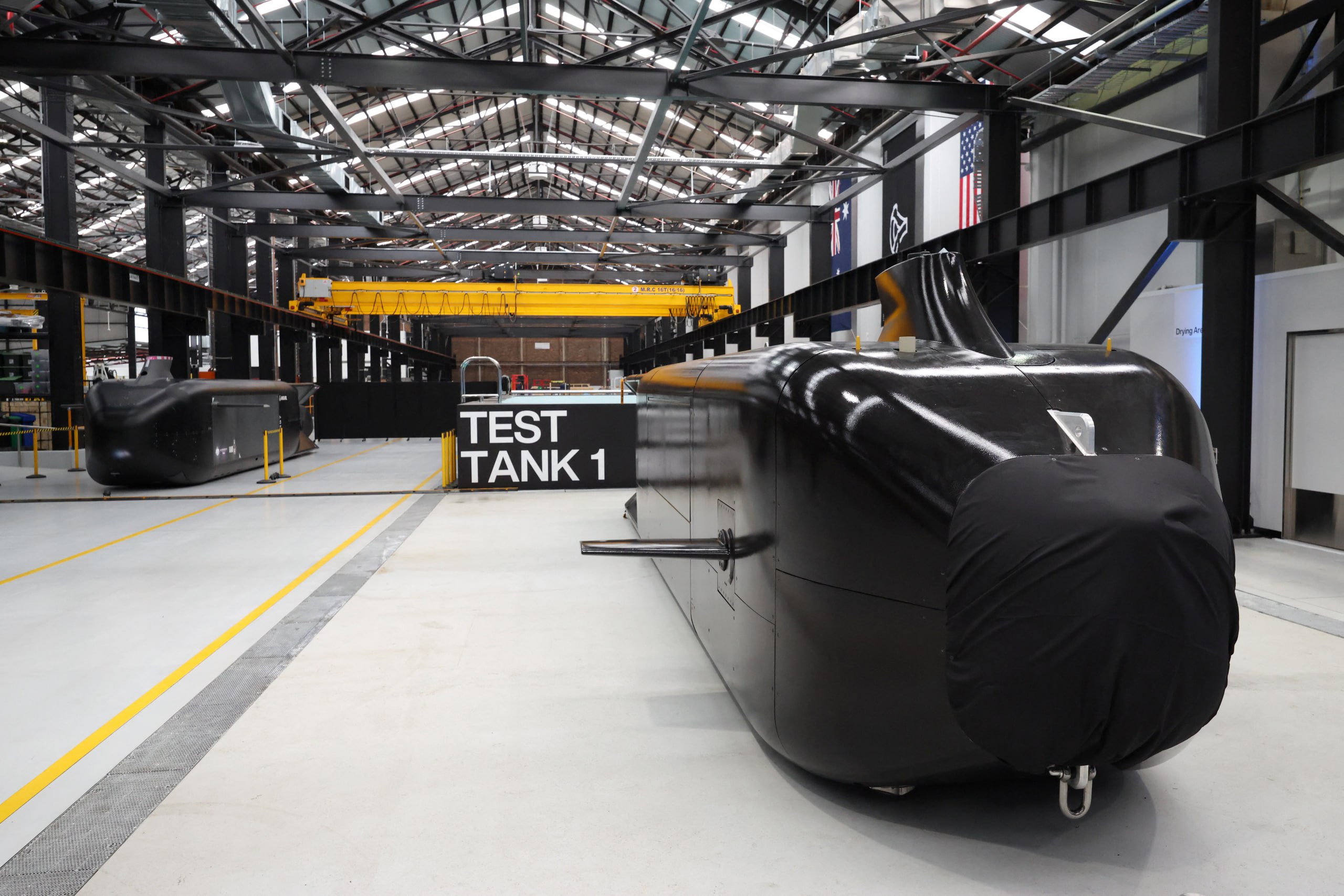 Два майора: 31 октября компания Anduril Industries (США) открыла завод в Сиднее (Австралия) для производства сверхбольших автономных подводных аппаратов «Ghost Shark» Два майора: 31 октября компания Anduril Industries (США) открыла завод в Сиднее (Австралия) для производства сверхбольших автономных подводных аппаратов «Ghost Shark»