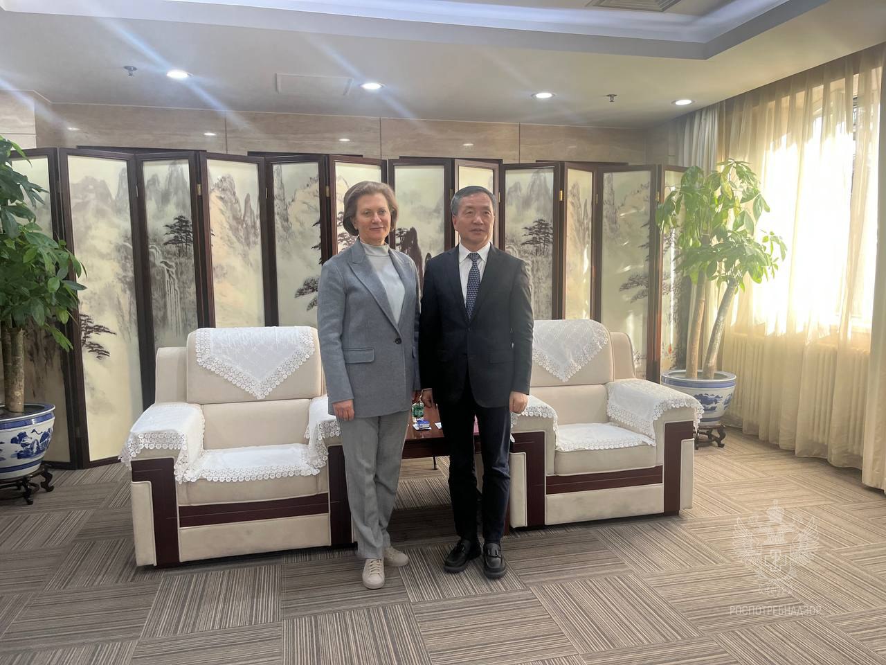 Россия и Китай объединяют усилия в борьбе с эпидемиями Россия и Китай объединяют усилия в борьбе с эпидемиями