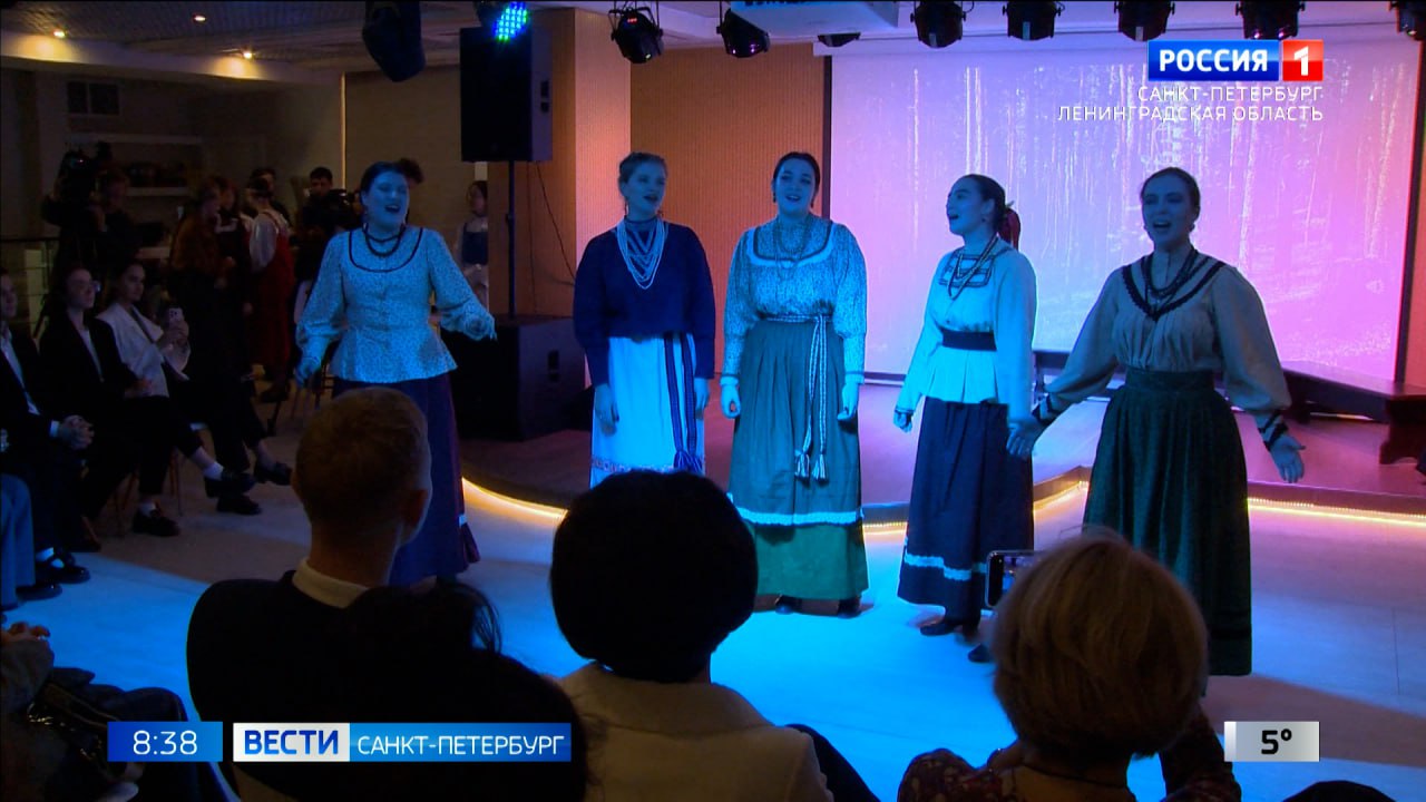 Показ костюмов, дегустация блюд национальной кухни, мастер-классы традиционных ремесел