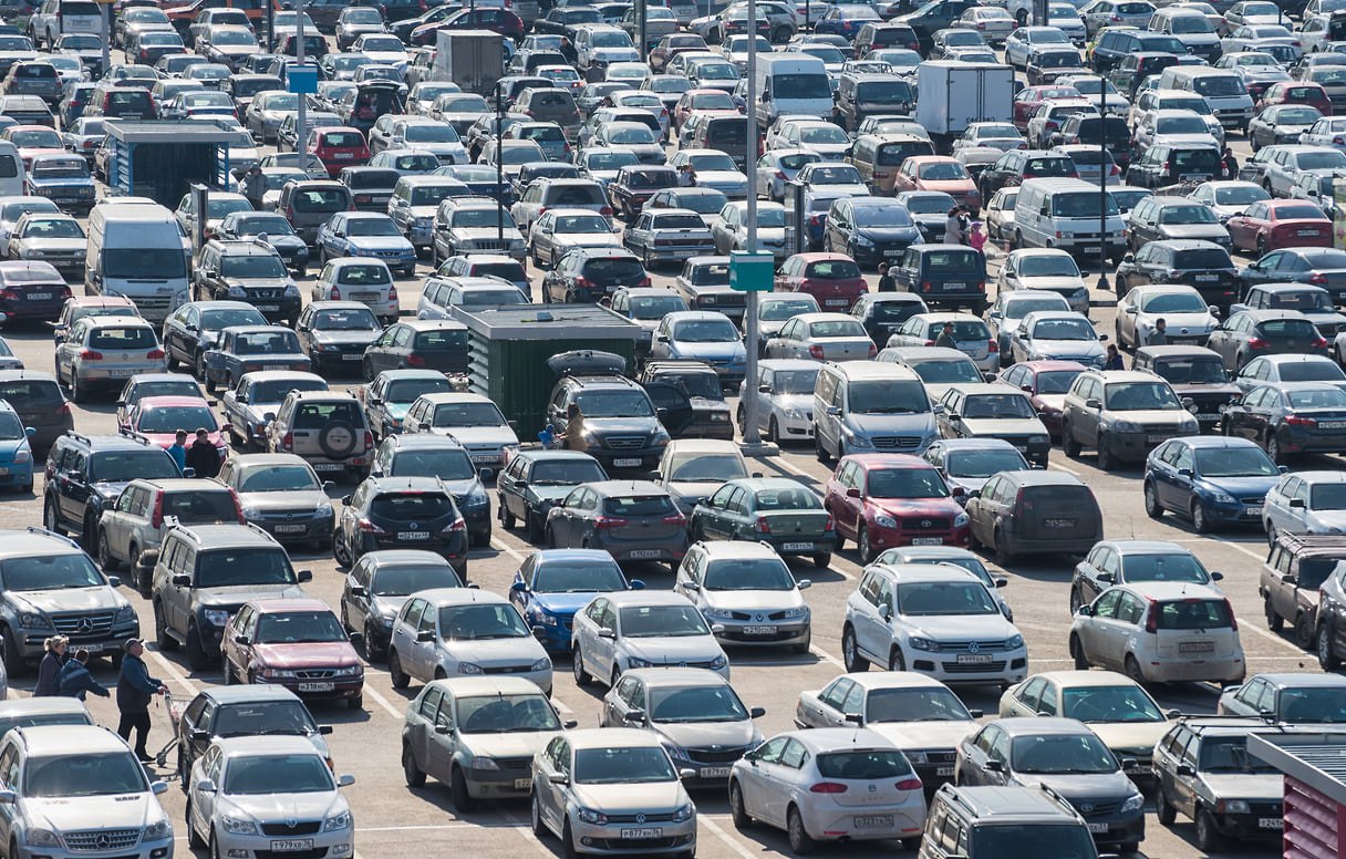 Ford Focus и Lada Vesta стали самыми популярными для покупки онлайн в Петербурге