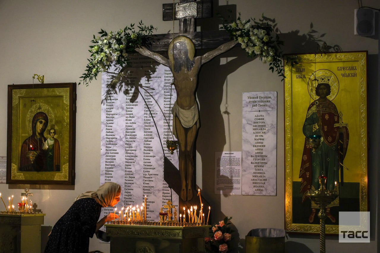 В Санкт-Петербурге прошла панихида по погибшим в теракте на борту рейса 9268 "Шарм-эш-Шейх — Санкт-Петербург" 31 октября 2015 года В Санкт-Петербурге прошла панихида по погибшим в теракте на борту рейса 9268 "Шарм-эш-Шейх — Санкт-Петербург" 31 октября 2015 года