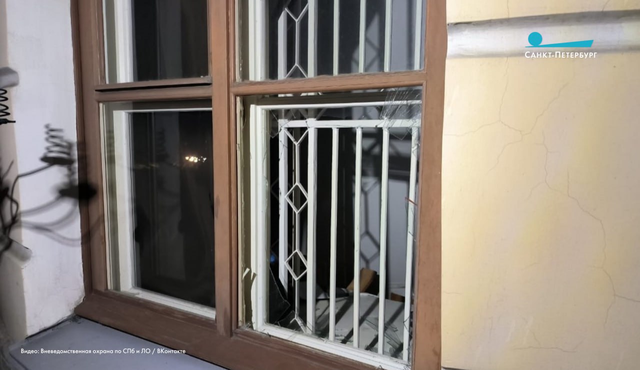 В ночь на 30 октября 52-летний мужчина в состоянии алкогольного опьянения проник в здание Шереметевского дворца на набережной Фонтанки