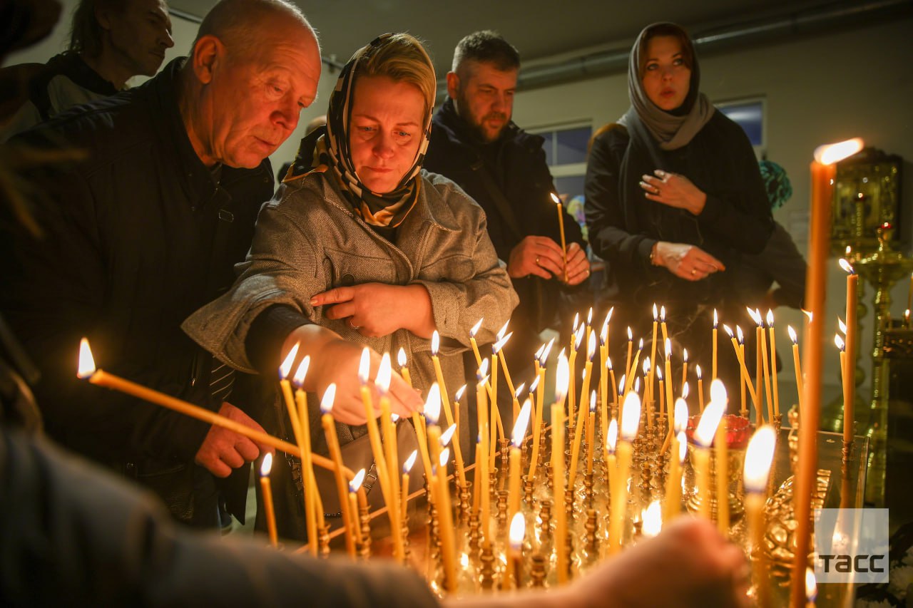 В Санкт-Петербурге прошла панихида по погибшим в теракте на борту рейса 9268 "Шарм-эш-Шейх — Санкт-Петербург" 31 октября 2015 года В Санкт-Петербурге прошла панихида по погибшим в теракте на борту рейса 9268 "Шарм-эш-Шейх — Санкт-Петербург" 31 октября 2015 года