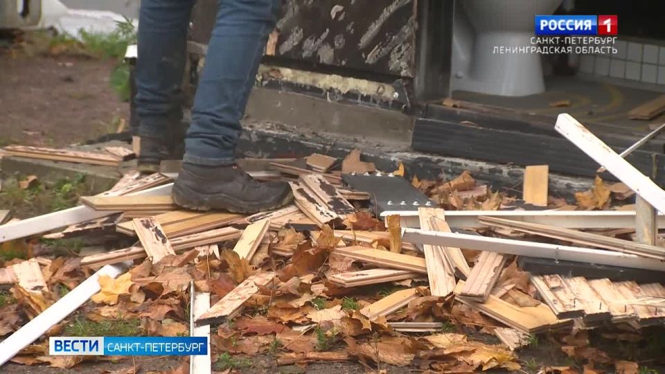 В Галерной гавани сносят незаконные постройки