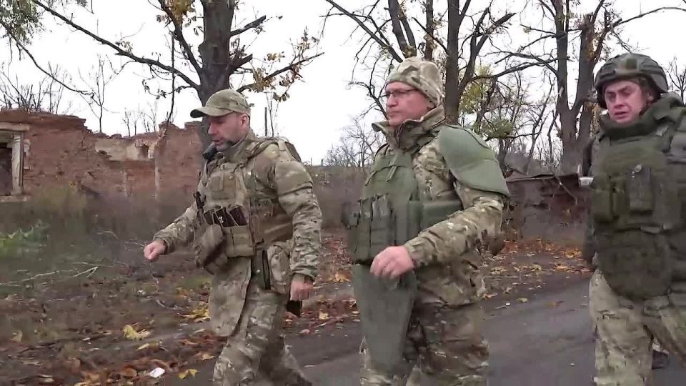 Кириенко и Пушилин наградили бойцов, освобождающих ДНР на красноармейском направлении, видео публикует глава республики