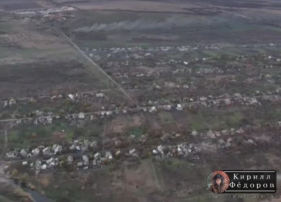 Рикошет ФАБа и. На видео запечатлено не совсем "штатное" применение ФАБ-1500 УМПК, который не долетел до цели и упал в землю, а потом отрикошетил и полетел дальше