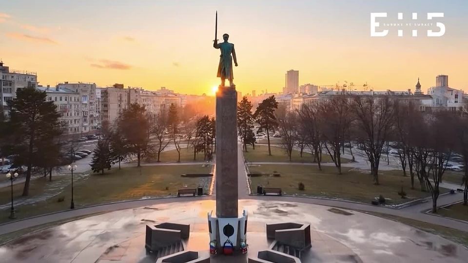 Памятники не спят. Они стоят на страже