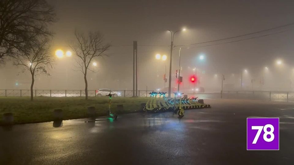 Петербург начинает погружаться в загадочную атмосферу — все из-за тумана, который опустился на город