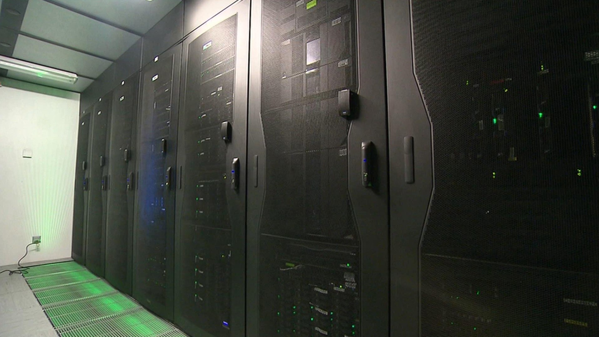 В Санкт-Петербурге полицейские задержали предполагаемого создателя и владельца одного из крупнейших Telegram-ботов по продаже персональных данных россиян