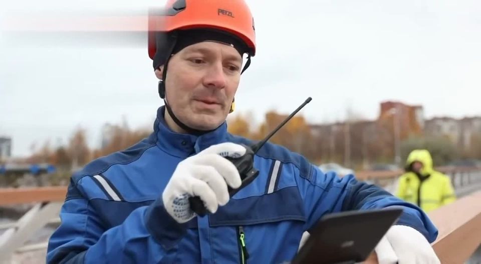 1 Флаг Российской Империи подняли над Петербургом