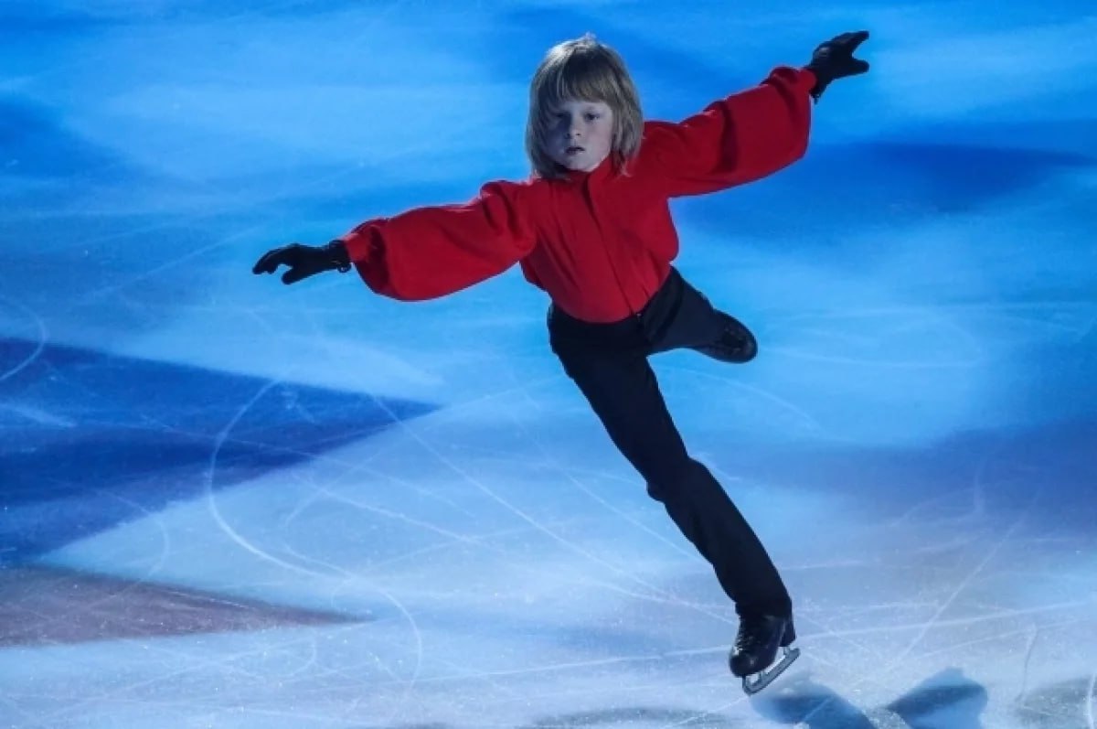 Сына фигуриста Евгения Плющенко увезли на скорой после шоу в Петербурге