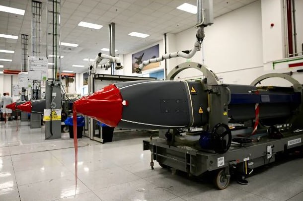 Два майора: Шторм вместо Томагавка. Великобритания отправила Украине новую партию ракет Storm Shadow для ударов по России