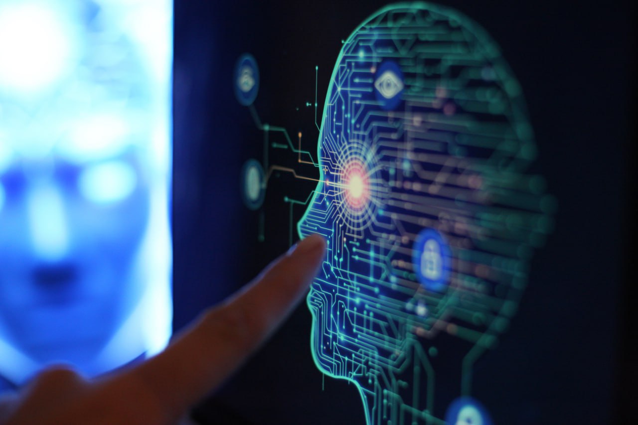 Петербургские учёные создали «мозгоподобный» мемристор для ИИ