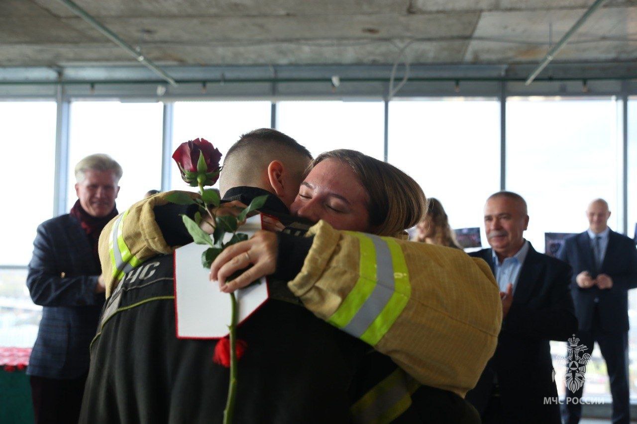 МЧС Санкт-Петербурга. Подписывайся на МЧС России в MAX | ВК МЧС Санкт-Петербурга. Подписывайся на МЧС России в MAX | ВК