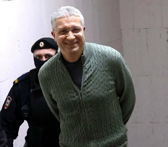 Тимур Иванов выбирает способ отмыть имя? Штурмовик не подходит, дайте что-то поуютнее