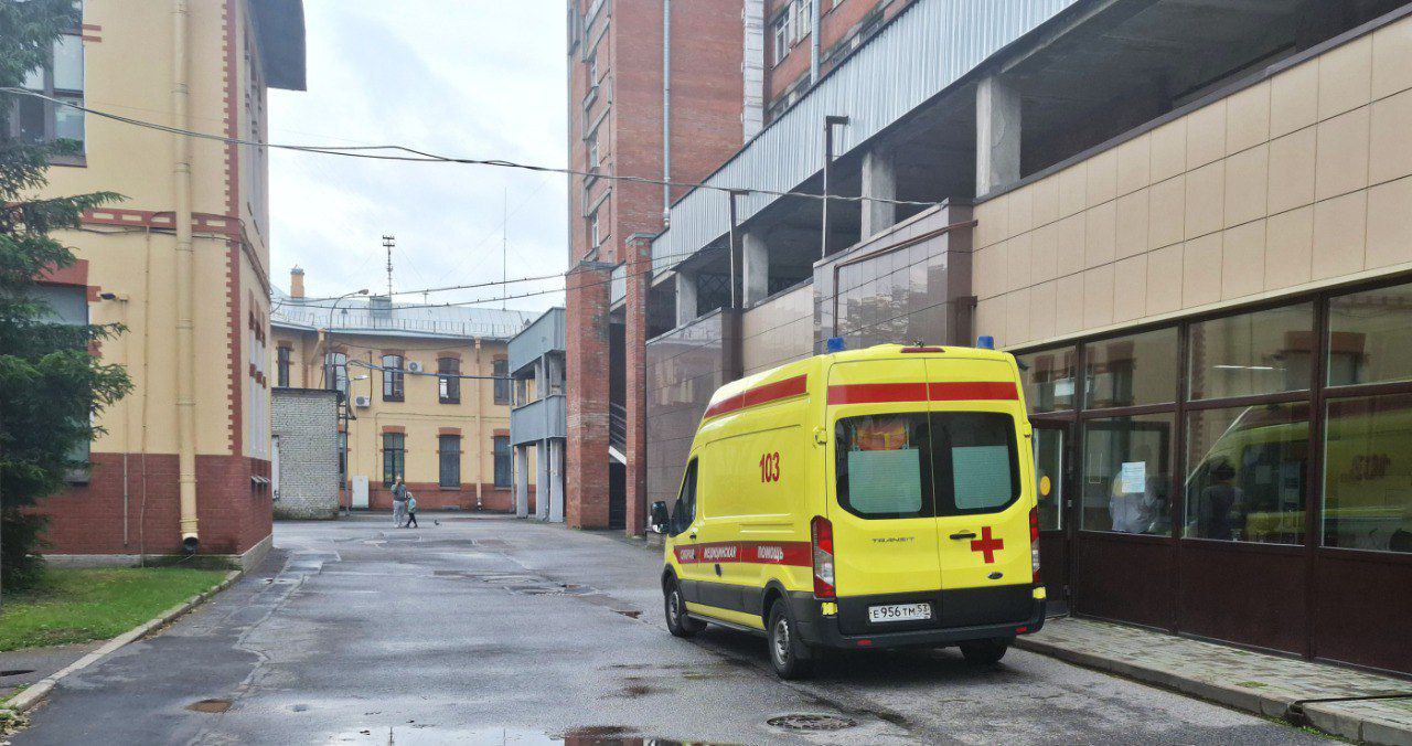 Врачи Педиатрического университета спасли жизнь подростка, который на питбайке попал в ДТП в Песочном