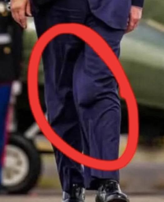 Олег Царёв: В сети обсуждают, что Трамп носит мочеприемник — обращают внимание, что на многих фото на ноге у него что-то похожее на систему для сбора мочи Олег Царёв: В сети обсуждают, что Трамп носит мочеприемник — обращают внимание, что на многих фото на ноге у него что-то похожее на систему для сбора мочи