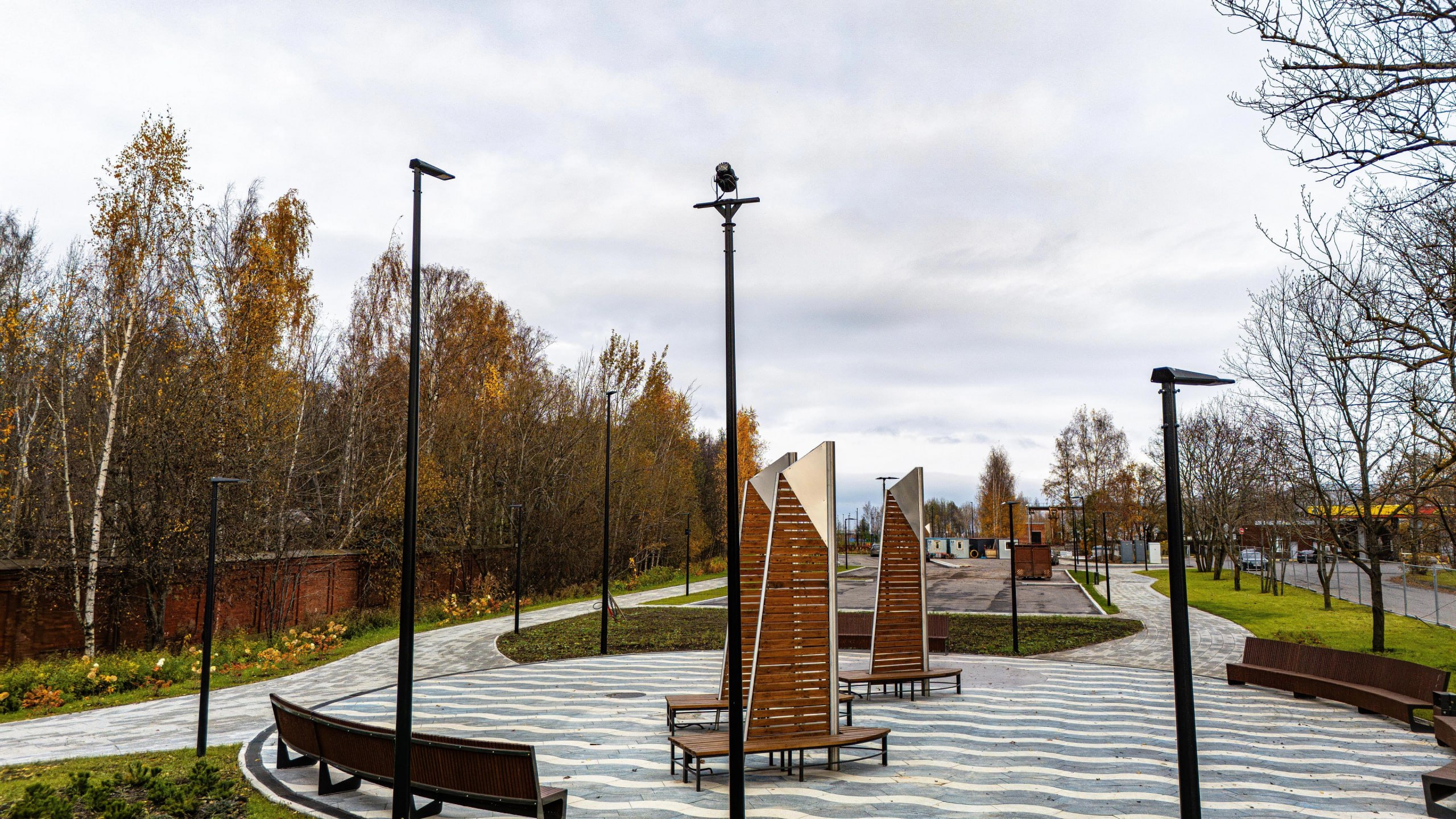 В Кронштадте преобразили заброшенный пустырь — теперь на Кронштадтском шоссе, рядом с домами 5 и 9, открылось современное общественное пространство В Кронштадте преобразили заброшенный пустырь — теперь на Кронштадтском шоссе, рядом с домами 5 и 9, открылось современное общественное пространство