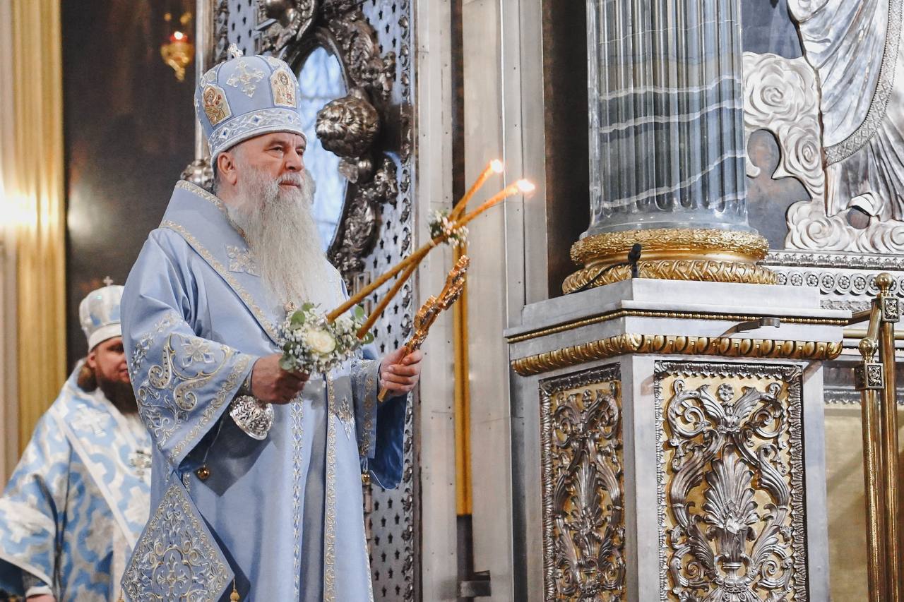 Александр Беглов: Вместе с петербуржцами посетил богослужение в Казанском соборе Александр Беглов: Вместе с петербуржцами посетил богослужение в Казанском соборе