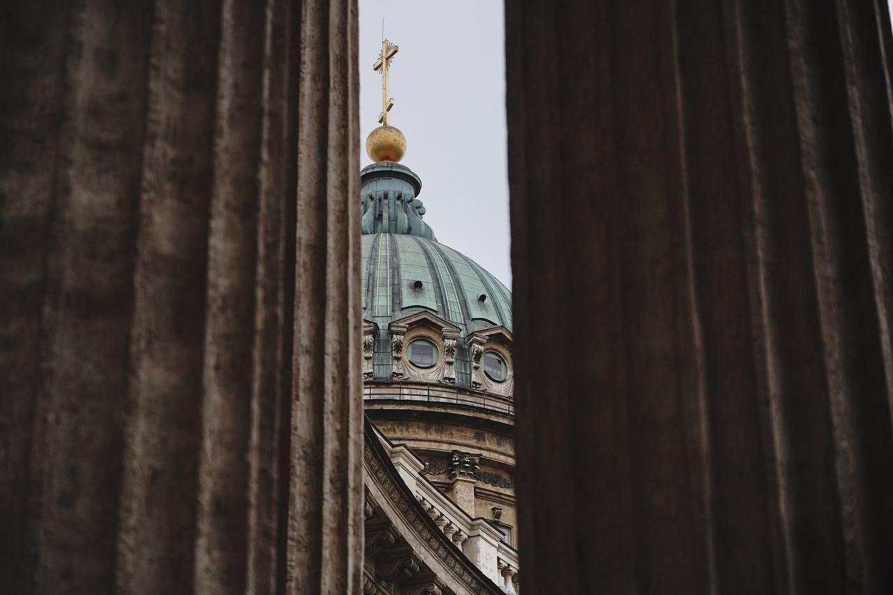 Александр Беглов: Вместе с петербуржцами посетил богослужение в Казанском соборе Александр Беглов: Вместе с петербуржцами посетил богослужение в Казанском соборе