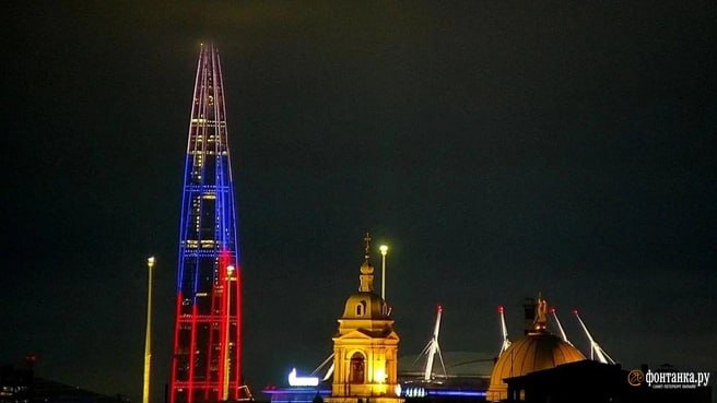 Телебашня и Лахта Центр окрасились в триколор в честь Дня народного единства Телебашня и Лахта Центр окрасились в триколор в честь Дня народного единства