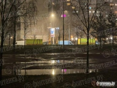 Рабочие Водоканала — вновь у Муринского ручья, обратили внимание читатели «Фонтанки»