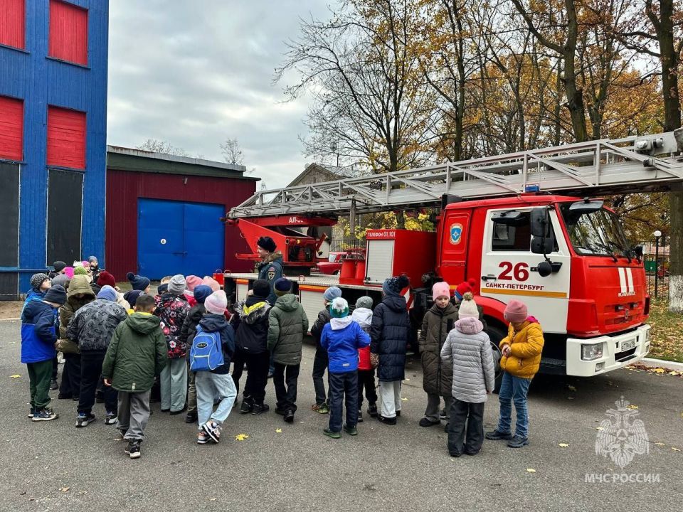 В гостях у #петербургскихспасателей весело и вкусно познавательно! В гостях у #петербургскихспасателей весело и вкусно познавательно!