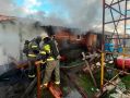 В Ленобласти ликвидировали пожар на территории частного домостроения