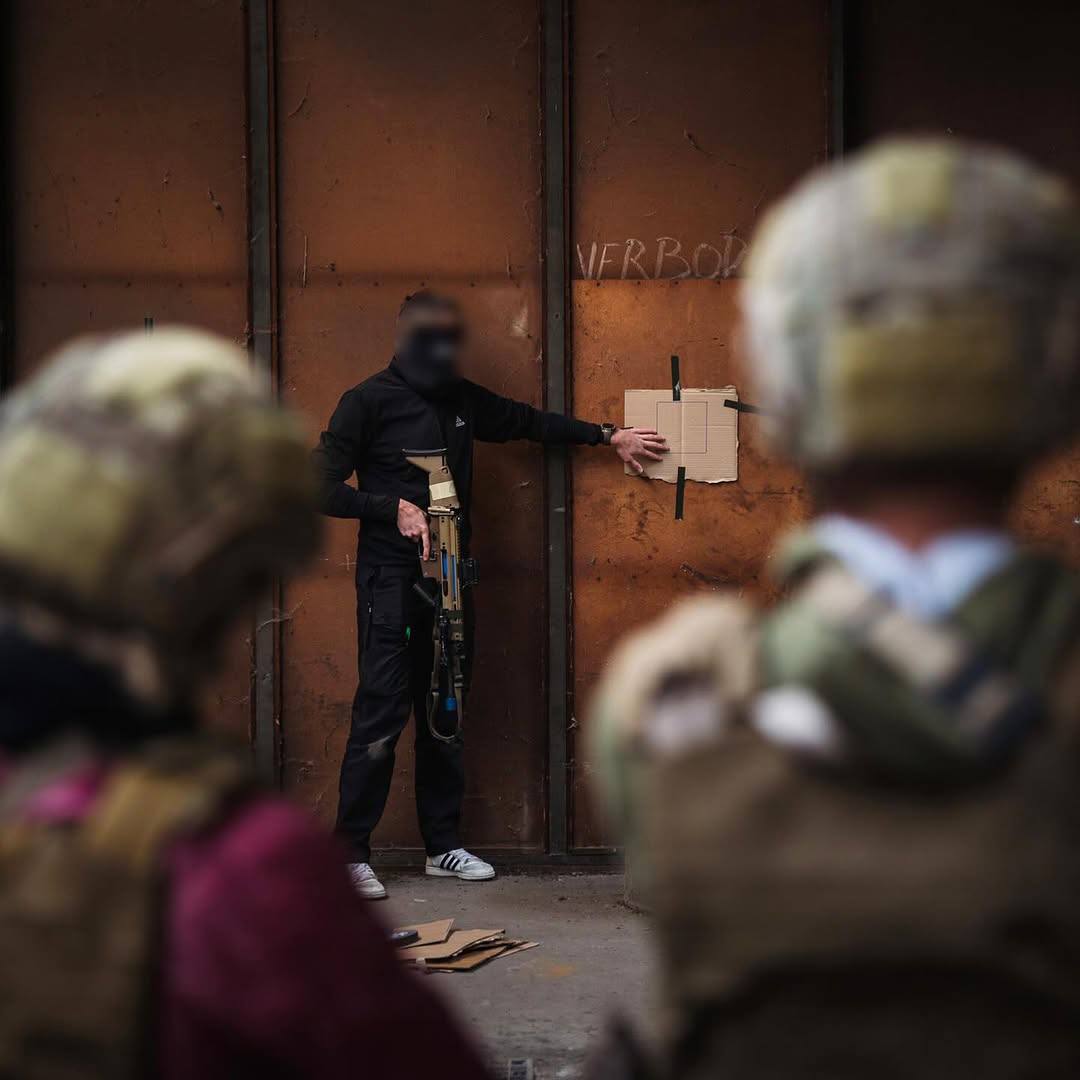 Юлия Витязева: Подготовка бойцов движения сопротивления стран-членов НАТО силами спецназовцев Бельгии, Германии, Нидерландов и Польши из состава Allied Special Operations Forces Command (ASOFCOM) Юлия Витязева: Подготовка бойцов движения сопротивления стран-членов НАТО силами спецназовцев Бельгии, Германии, Нидерландов и Польши из состава Allied Special Operations Forces Command (ASOFCOM)