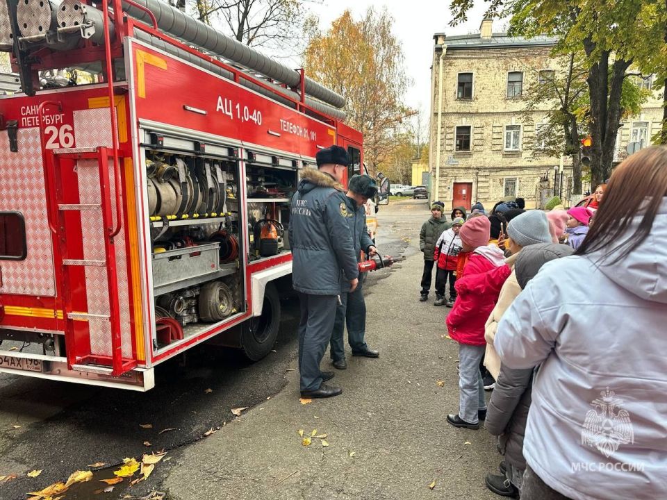 В гостях у #петербургскихспасателей весело и вкусно познавательно! В гостях у #петербургскихспасателей весело и вкусно познавательно!